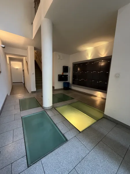 Möbilierte modernisierte 3-Zimmer-Wohnung am Kollwitzplatz — photo 1
